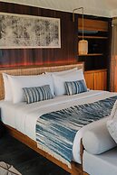 ARNA Suites and Ocean Lounge