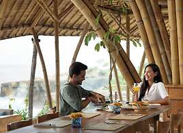ARNA Suites and Ocean Lounge