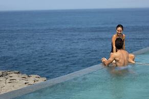 ARNA Suites and Ocean Lounge