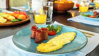 Luxurious Family 6 Br Villa in Seminyak Breakfast Include