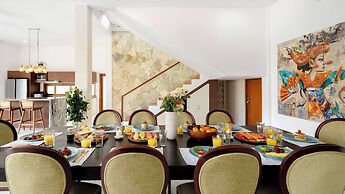 Luxurious Family 6 Br Villa in Seminyak Breakfast Include