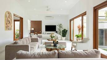 Luxurious Family 6 Br Villa in Seminyak Breakfast Include