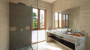 Luxurious Family 6 Br Villa in Seminyak Breakfast Include