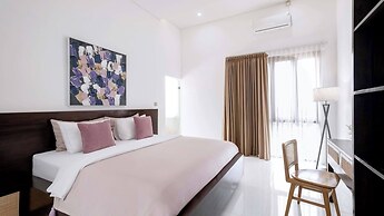 Luxurious Family 6 Br Villa in Seminyak Breakfast Include