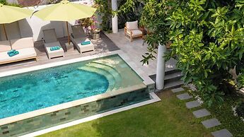 Luxurious Family 6 Br Villa in Seminyak Breakfast Include