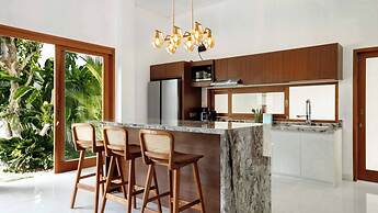 Luxurious Family 6 Br Villa in Seminyak Breakfast Include