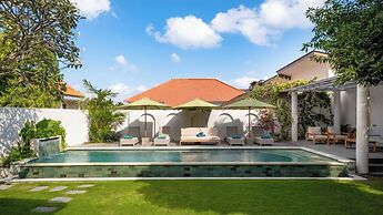 Luxurious Family 6 Br Villa in Seminyak Breakfast Include