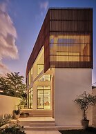 The River Villa by BREIG