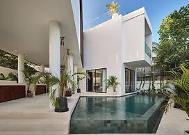 The River Villa by BREIG