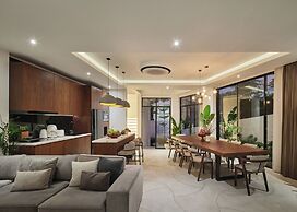 The River Villa by BREIG