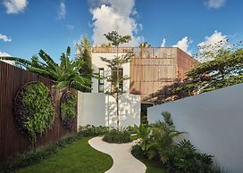 The River Villa by BREIG