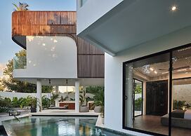 The River Villa by BREIG