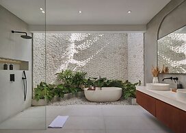 The River Villa by BREIG