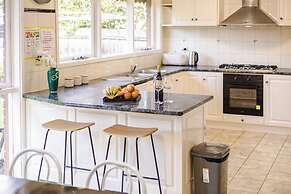 StayAU Cozy Family Comfort 5BRM Glen