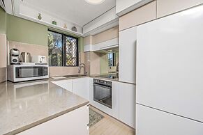 Premium 1 Bedroom Apartment Sleeps 4