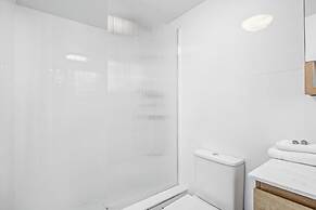 Premium 1 Bedroom Apartment Sleeps 4