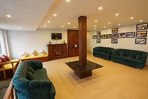 Goroomgo La Hilla Vista Mussoorie