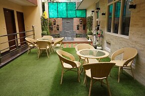 Goroomgo La Hilla Vista Mussoorie