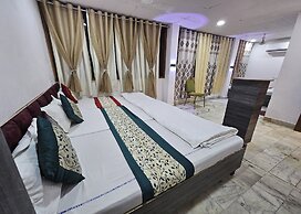 The Fazar Residency Near Hazrat Nizamuddin Dargah.