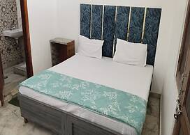 The Fazar Residency Near Hazrat Nizamuddin Dargah.