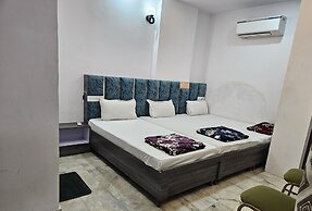 The Fazar Residency Near Hazrat Nizamuddin Dargah.