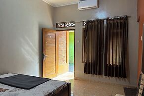 Family 24 Hotel near Pantai Cipatujah