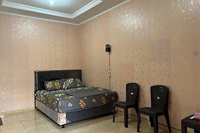 Family 24 Hotel near Pantai Cipatujah