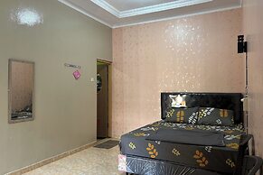 Family 24 Hotel near Pantai Cipatujah