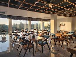 Goroomgo Portola Hotel By Parkside Dharamshala