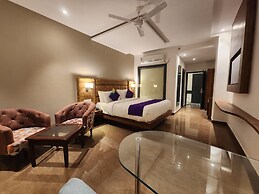 Goroomgo Portola Hotel By Parkside Dharamshala