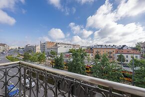 Bright Apartment for 4 by Renters