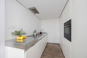 Bright Apartment for 4 by Renters