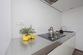 Bright Apartment for 4 by Renters