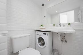 Bright Apartment for 4 by Renters