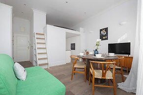 Bright Apartment for 4 by Renters