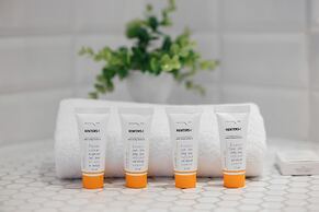 Bright Apartment for 4 by Renters