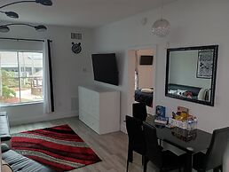 Free Shuttle 2 Queen Disney Area