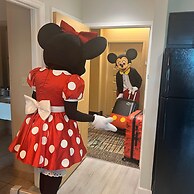 Free Shuttle 2 Queen Disney Area