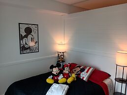 Free Shuttle 2 Queen Disney Area