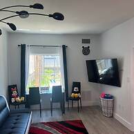 Free Shuttle 2 Queen Disney Area