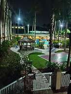 Free Shuttle 2 Queen Disney Area