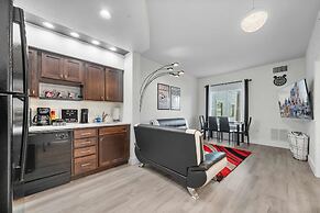 Free Shuttle 2 Queen Disney Area