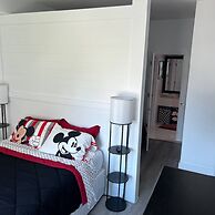 Free Shuttle 2 Queen Disney Area