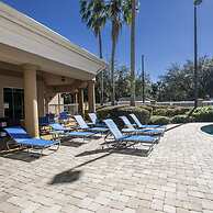 Free Shuttle 2 Queen Disney Area