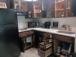 Free Shuttle 2 Queen Disney Area