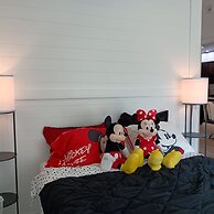 Free Shuttle 2 Queen Disney Area