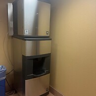 Free Shuttle 2 Queen Disney Area