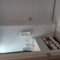 Free Shuttle 2 Queen Disney Area