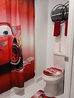 Free Shuttle 2 Queen Disney Area