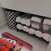 Free Shuttle 2 Queen Disney Area